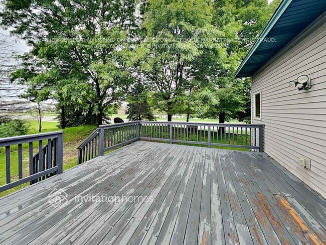 Building Photo - 5043 Ladyslipper Ave N