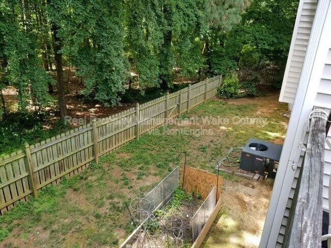 Building Photo - 2120 Leadenhall Way