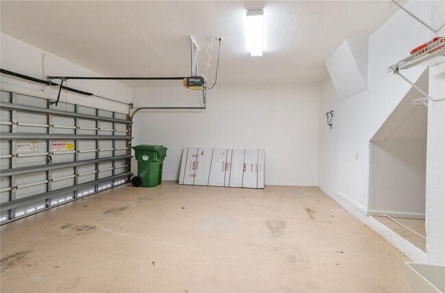 Building Photo - 2692 Center Ct Dr