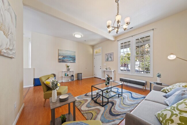 Building Photo - 1406 9th St