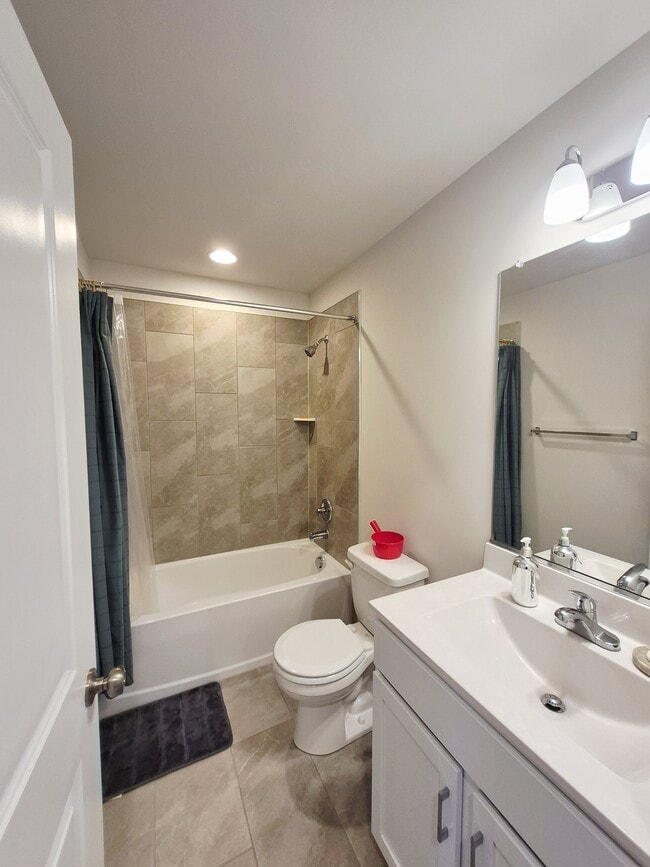 Building Photo - 4012 Pk Trl Dr