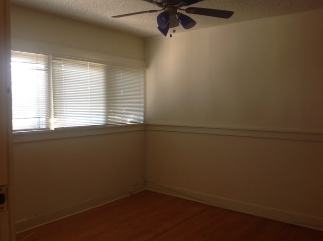 Bedroom 1 - 1504 W Huntington Dr