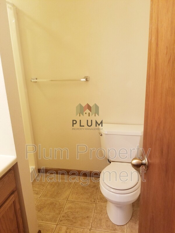 Building Photo - 720 Turner St