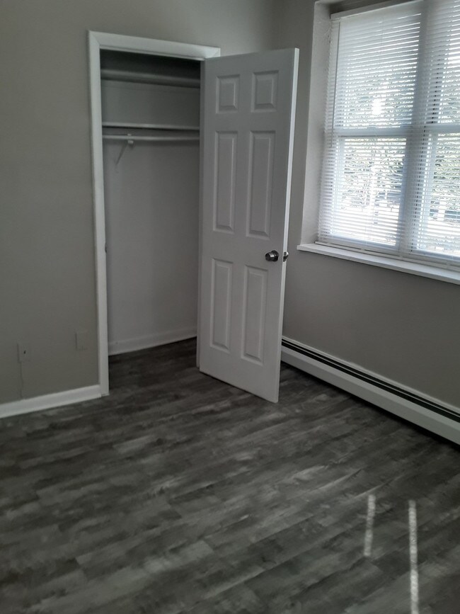 Building Photo - Forest Avenue Apts