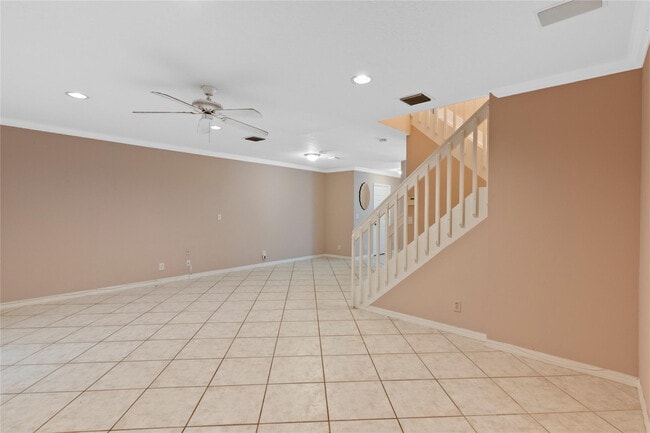 Building Photo - 1186 SW 44th Ave