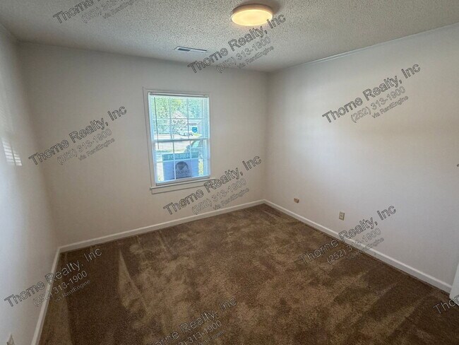 Building Photo - 2206 Candlewood Dr SW