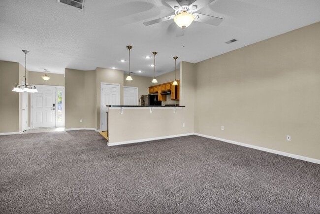 Building Photo - 975 Canyon Oak Loop