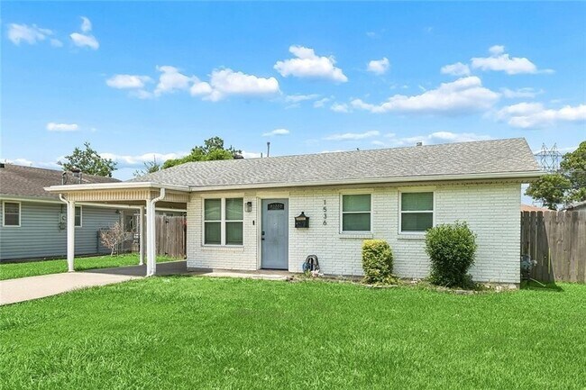 Building Photo - 1536 Redwood Dr