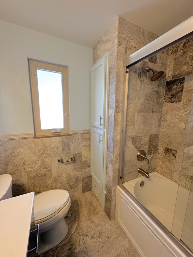 Building Photo - 2030 Harwitch Rd