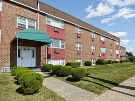 Building Photo - Oak Ridge Apartments
