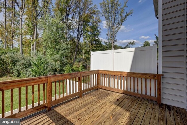 Building Photo - 101 Pearce Ln