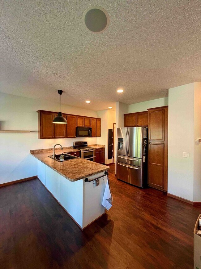 Building Photo - Savage TownHome for Rent