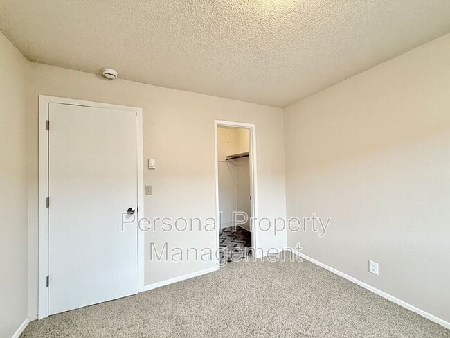Building Photo - 928 NE 86th St