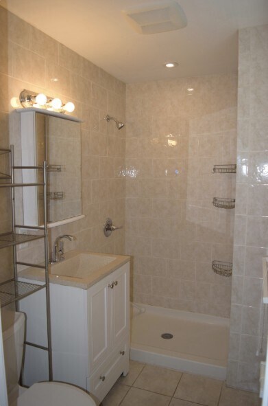 Building Photo - 109 Cook St