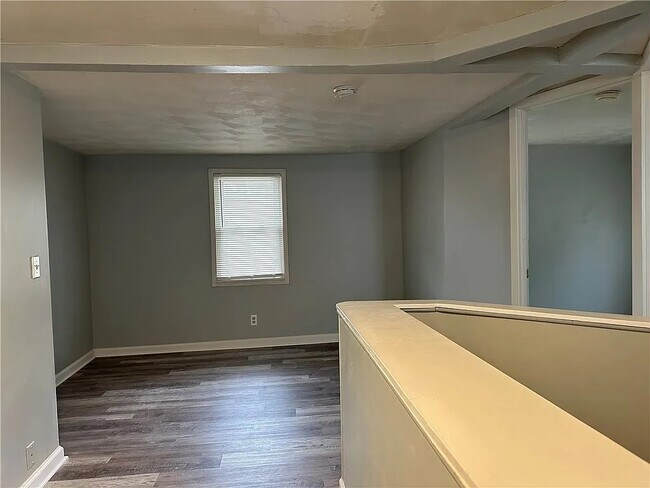 Building Photo - 53 Roser St