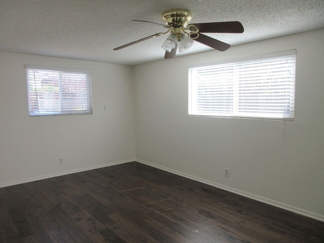 Building Photo - Reduced PRICE!!!  Adorable renovated Guest...