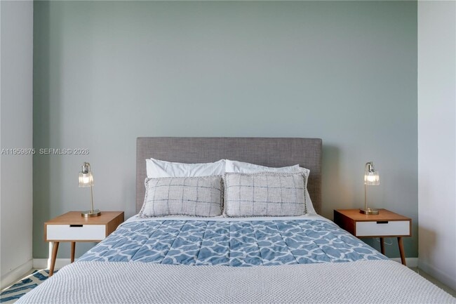 Building Photo - 3250 NE 1st Ave