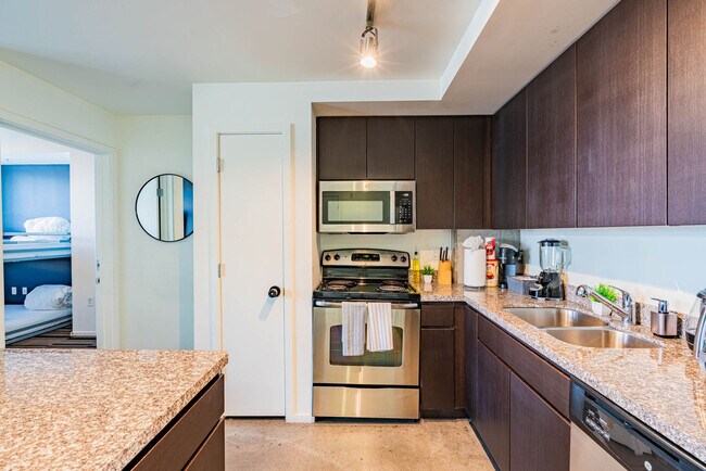 Building Photo - 333 E Roosevelt St