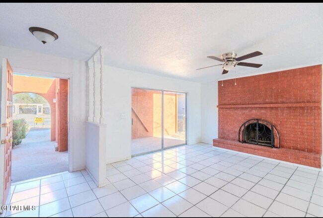 Building Photo - 226 Moon River St