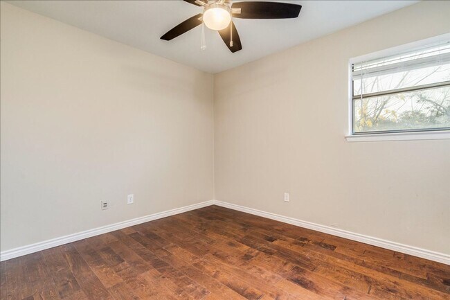 Building Photo - 1411 Norwalk-207
