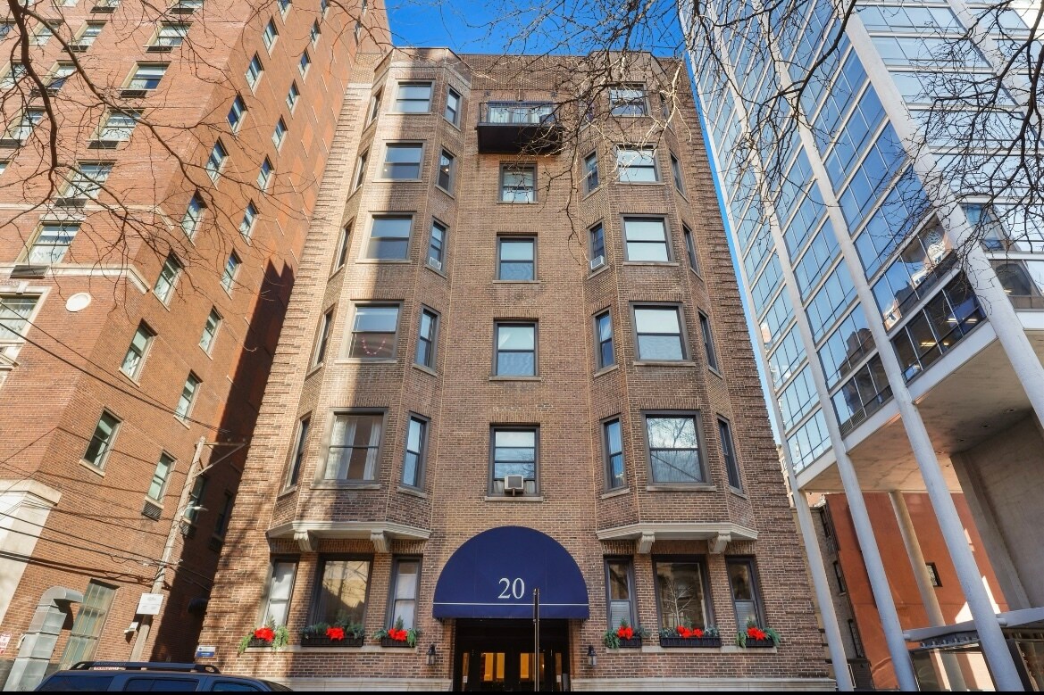 Building Photo - 20 E Goethe St