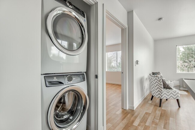 Building Photo - 6195 N Minnesota Ave