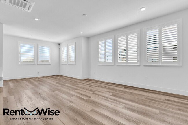 Building Photo - 2835 5th St