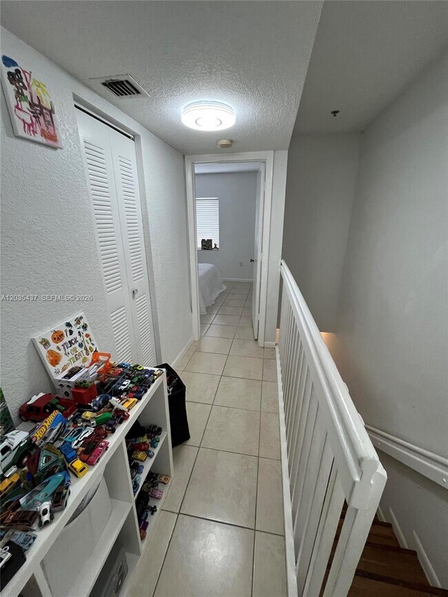 Building Photo - 171 Riviera Cir