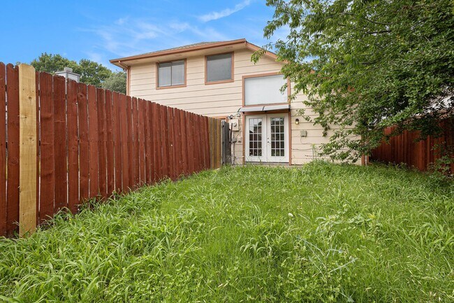 Building Photo - Beuatiful Home in Dallas County