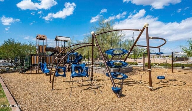 Building Photo - 1964 W Kinfield Trail