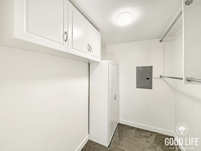 Building Photo - Charming 1BD/1BA Condo in College West W/ A/C, Balcony, Office/Bonus Room, Community Pool, Coin O...