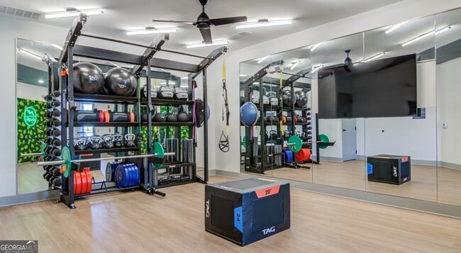 Building Photo - 1000 Rea Dr SW