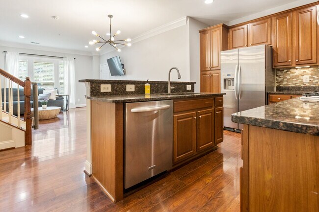 Building Photo - 20657 Sibbald Sq