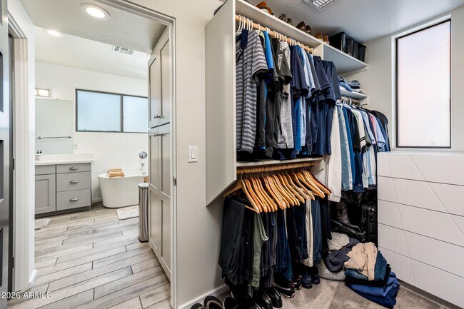 Building Photo - 4416 N 27th Way