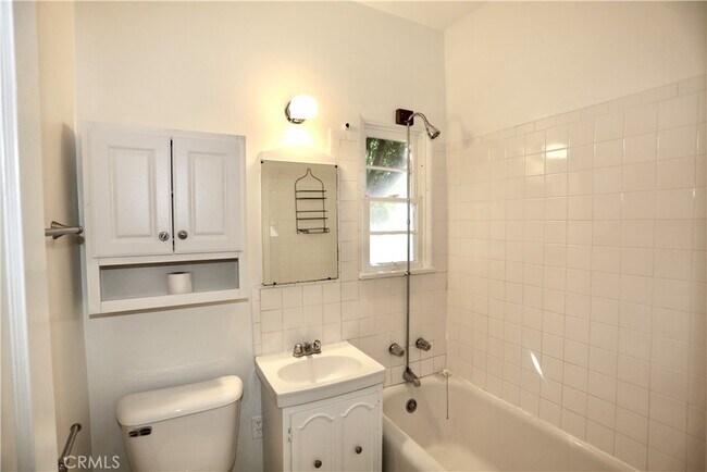 Building Photo - 364 Cliff Dr