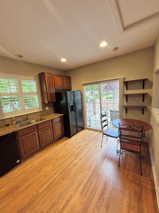 Building Photo - 8890 Tappy Toorie Cir