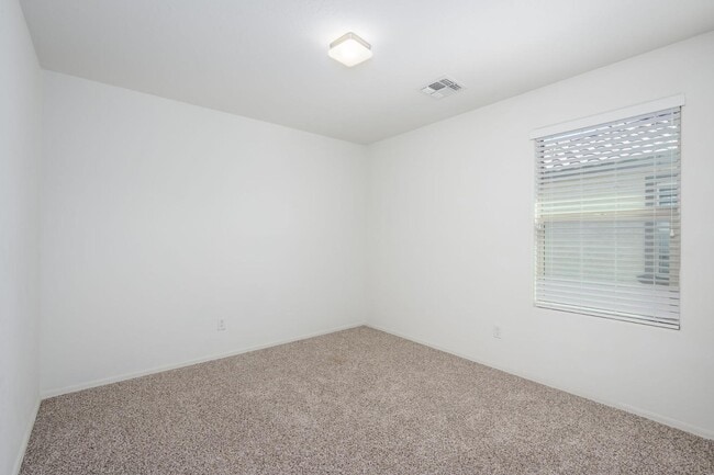 Building Photo - 40262 W Molly Ln