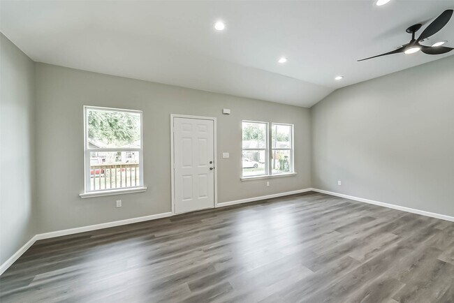 Building Photo - 3007 Bringhurst St