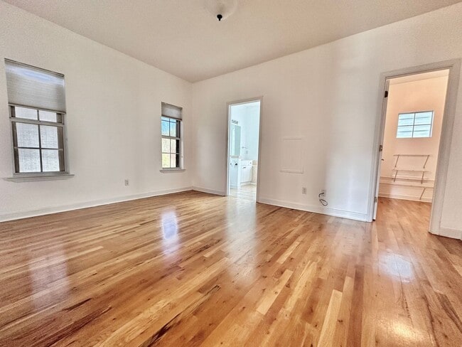 Building Photo - Live Near the Water – 3-Bedroom Home with ...