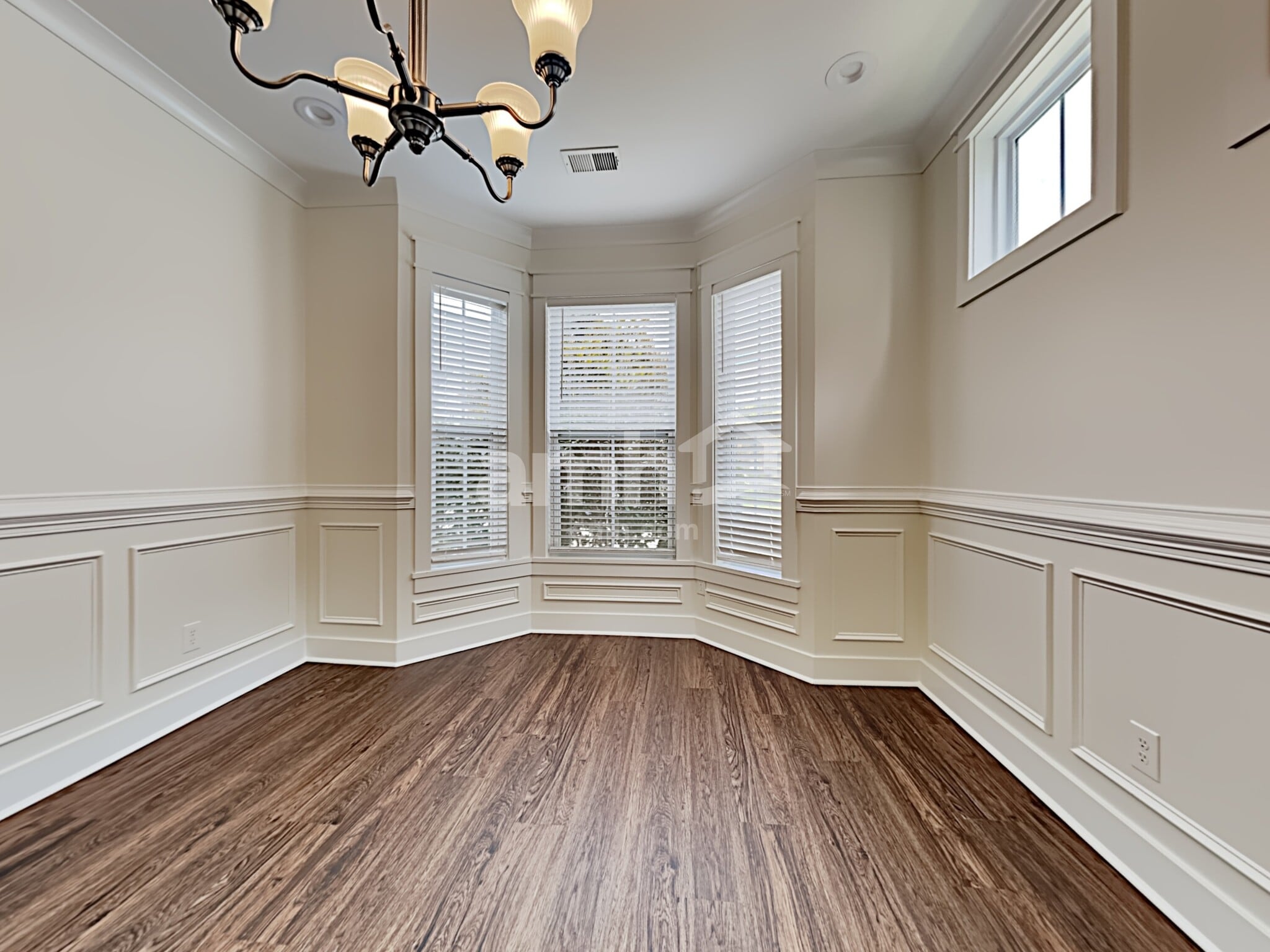 Building Photo - 305 Peters Creek Dr