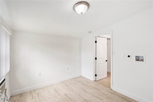 Building Photo - 89 Cabana Ave