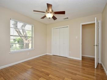 Building Photo - 905 Parker Cir