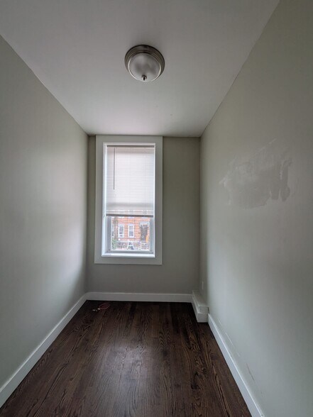 Building Photo - 398 Woodlawn Ave