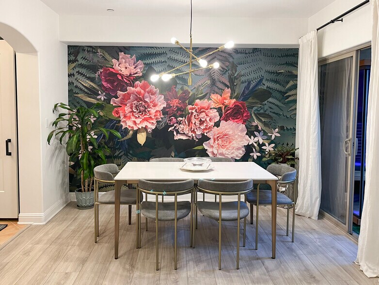 Building Photo - 5037 Rosewood Ave