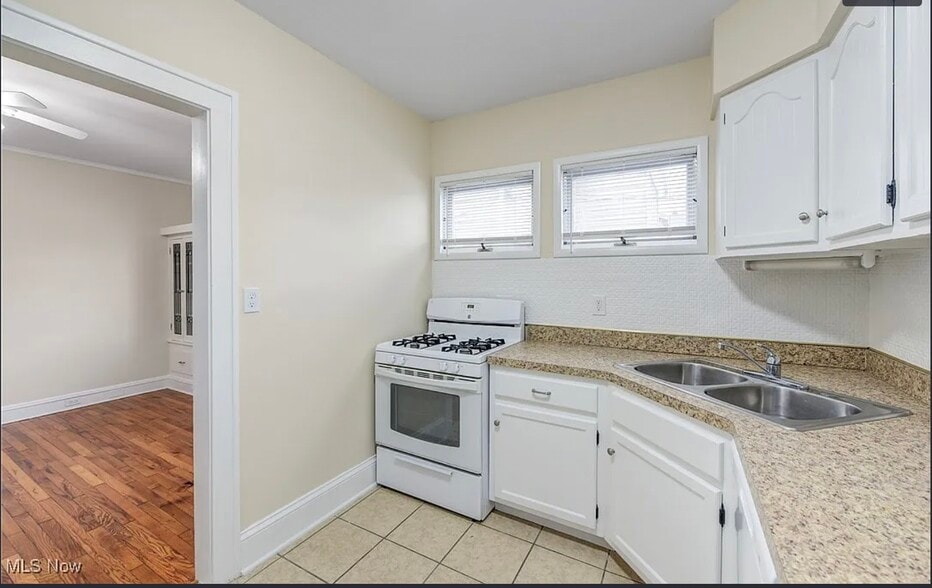 Building Photo - 2085 Chesterland Ave