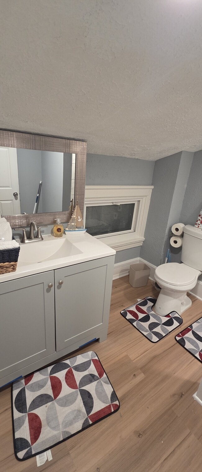 Building Photo - 414 Dayton St