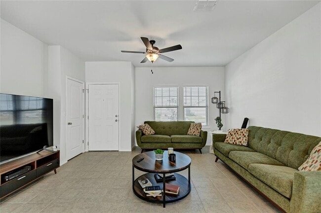 Building Photo - 380 Witchhazel Way