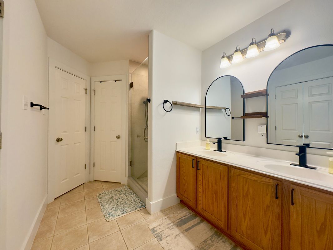 Building Photo - 1404 Laguna Cove