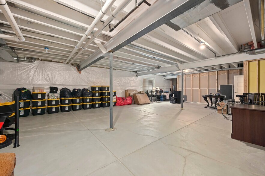 Building Photo - 6104 Summerfields Pky