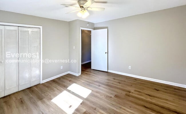 Building Photo - 3648 Missionaire Ave